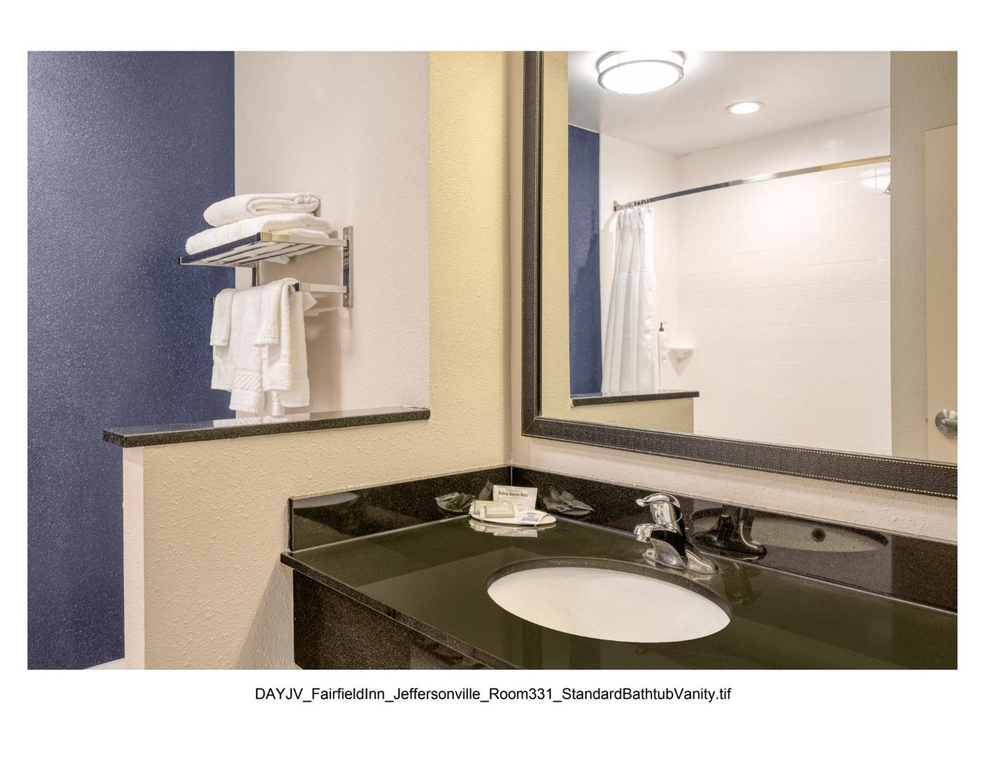 Fairfield Inn & Suites By Marriott Jeffersonville I-71 Exterior photo